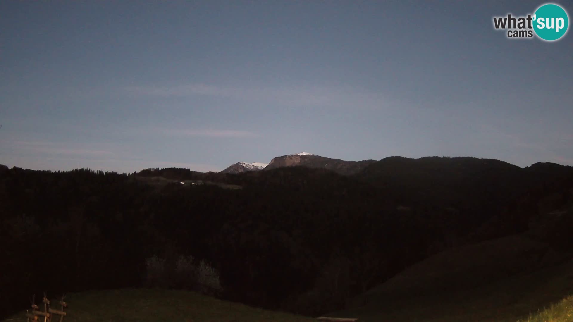 Webcam Brunarica Dražgoše – Live View of Ratitovec (1666 m)