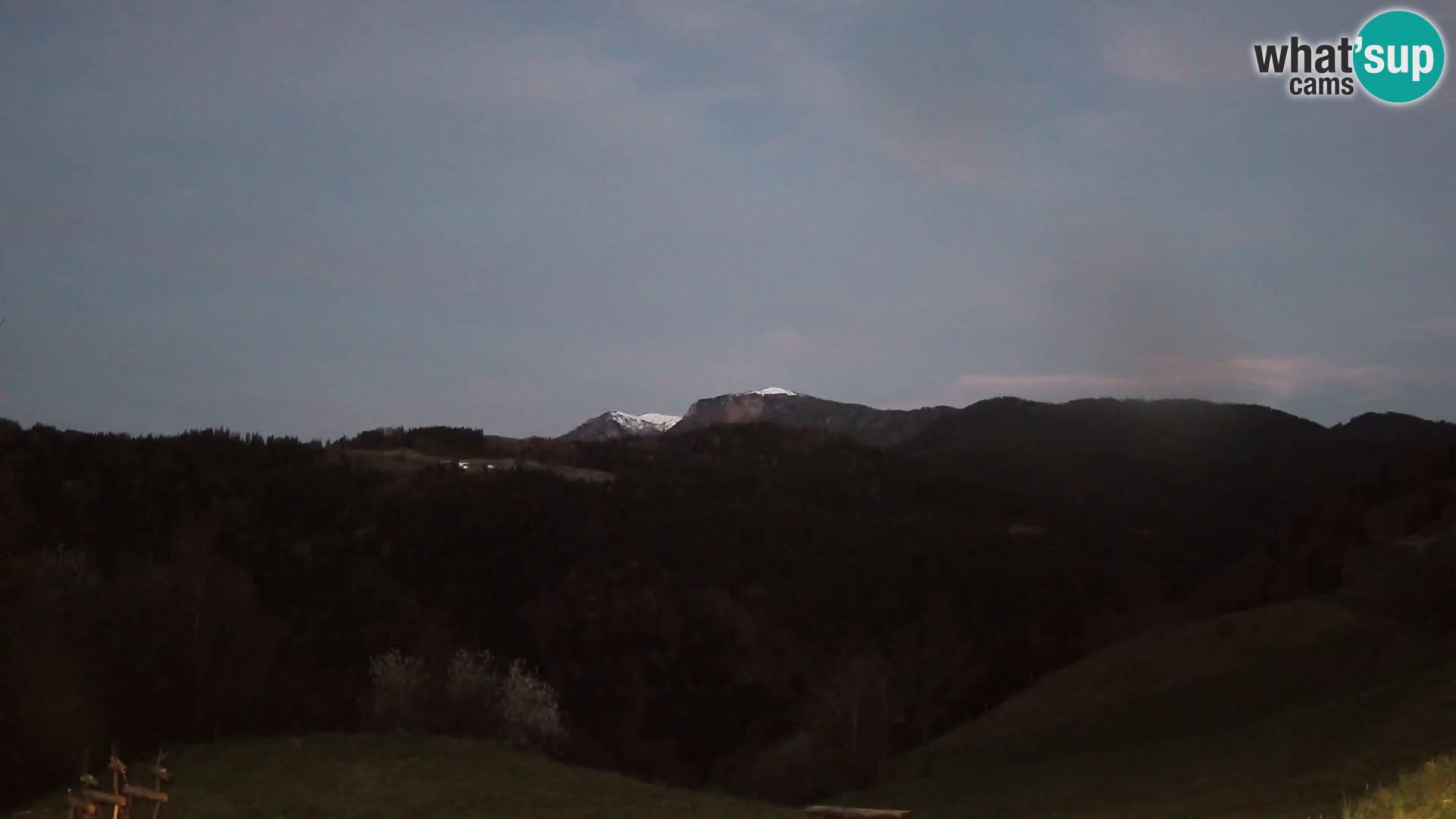 Webcam Brunarica Dražgoše – Live View of Ratitovec (1666 m)