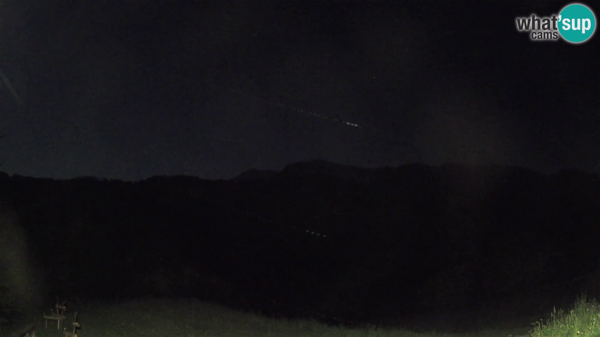 Webcam Brunarica Dražgoše – Live View of Ratitovec (1666 m)