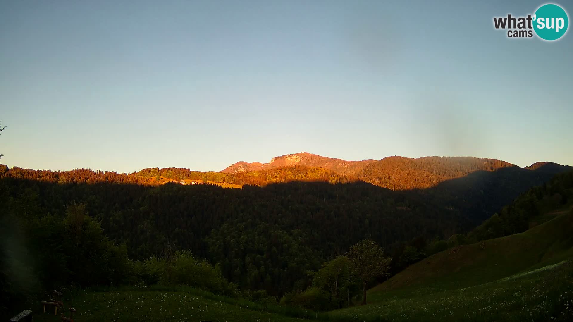 Webcam Brunarica Dražgoše – Vista live sul Ratitovec (1666 m)