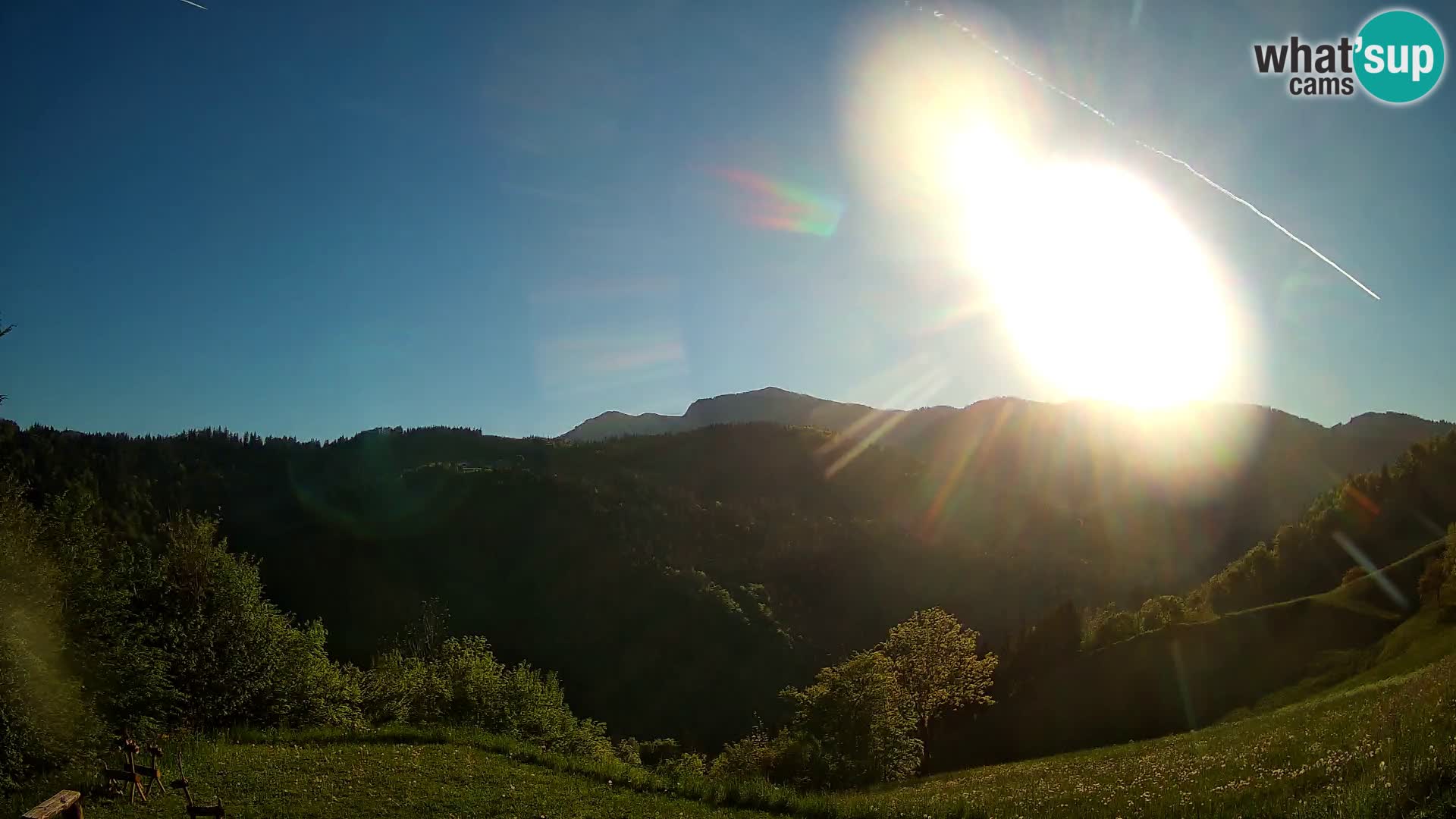 Webcam Brunarica Dražgoše – Live View of Ratitovec (1666 m)