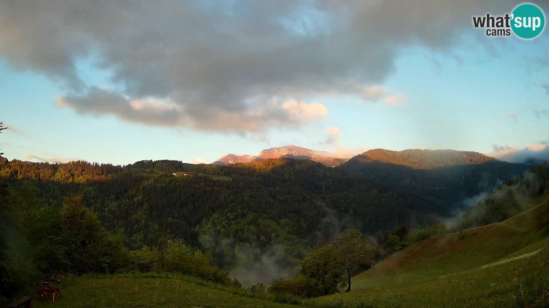 Webcam Brunarica Dražgoše – Vista live sul Ratitovec (1666 m)