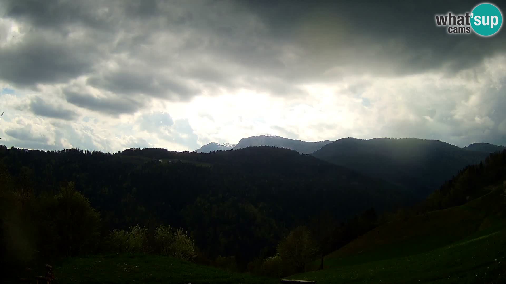 Webcam Brunarica Dražgoše – Liveblick auf Ratitovec (1666 m)