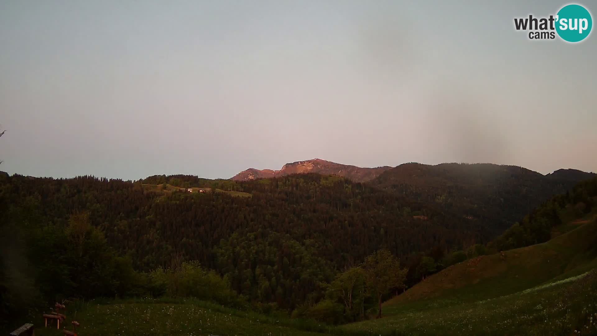 Webcam Brunarica Dražgoše – Vista live sul Ratitovec (1666 m)