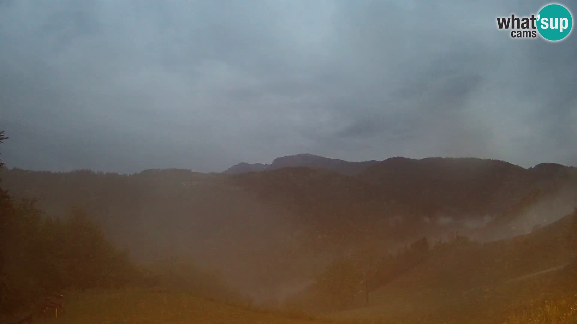 Webcam Brunarica Dražgoše – Vista live sul Ratitovec (1666 m)