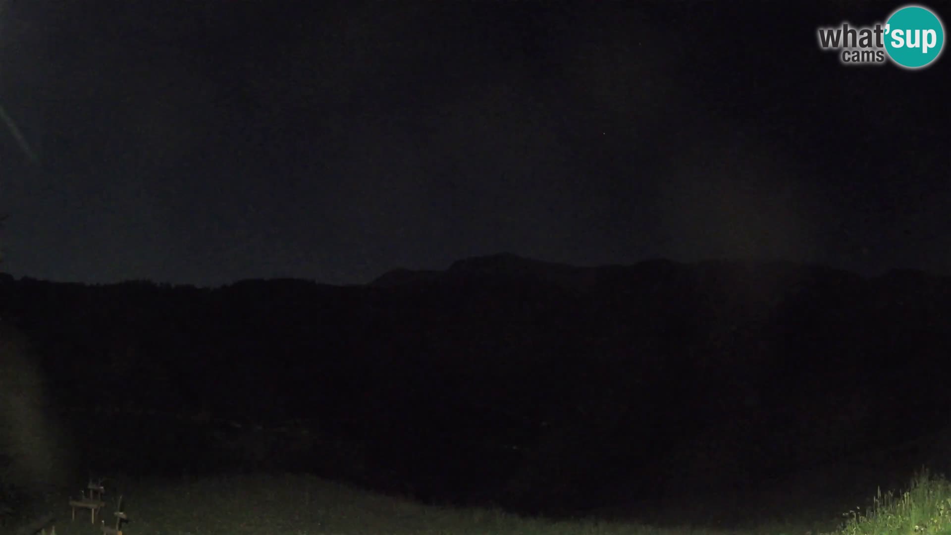 Webcam Brunarica Dražgoše – Live View of Ratitovec (1666 m)