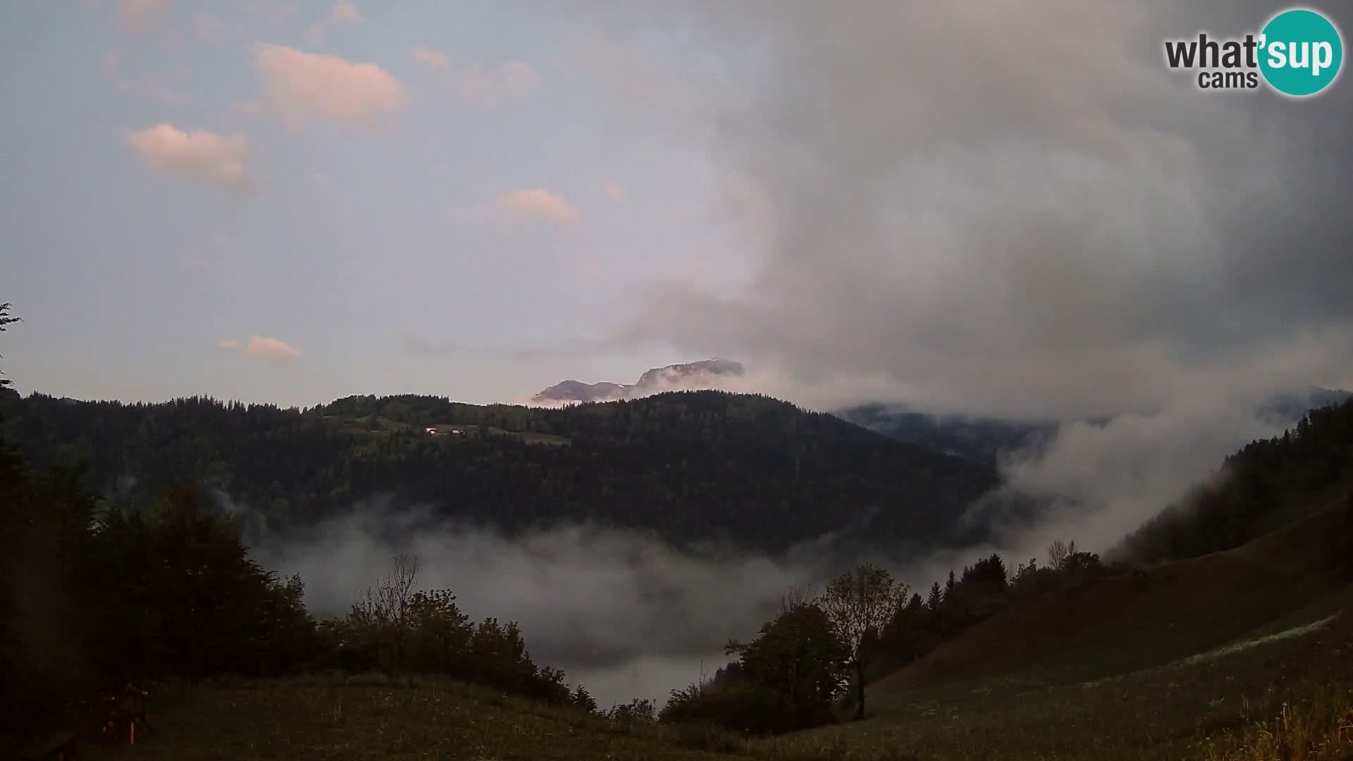 Webcam Brunarica Dražgoše – Liveblick auf Ratitovec (1666 m)
