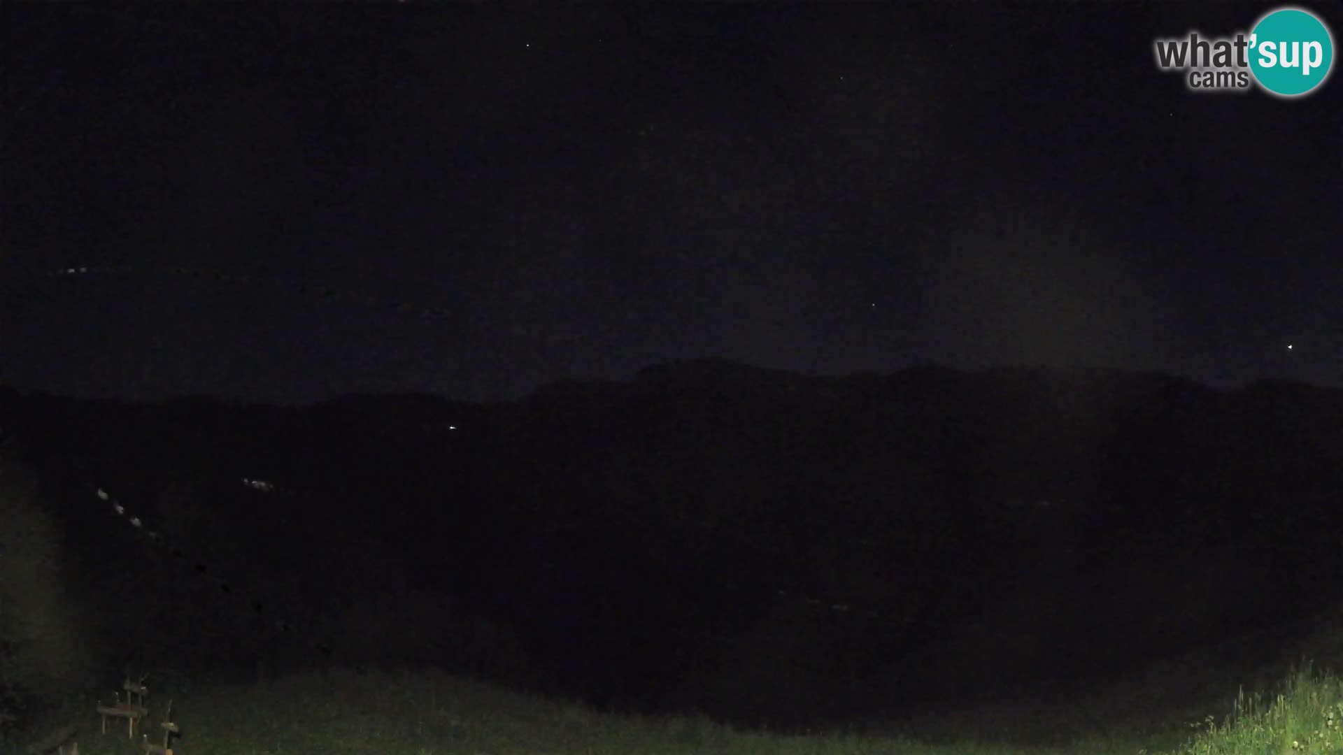 Webcam Brunarica Dražgoše – Live View of Ratitovec (1666 m)