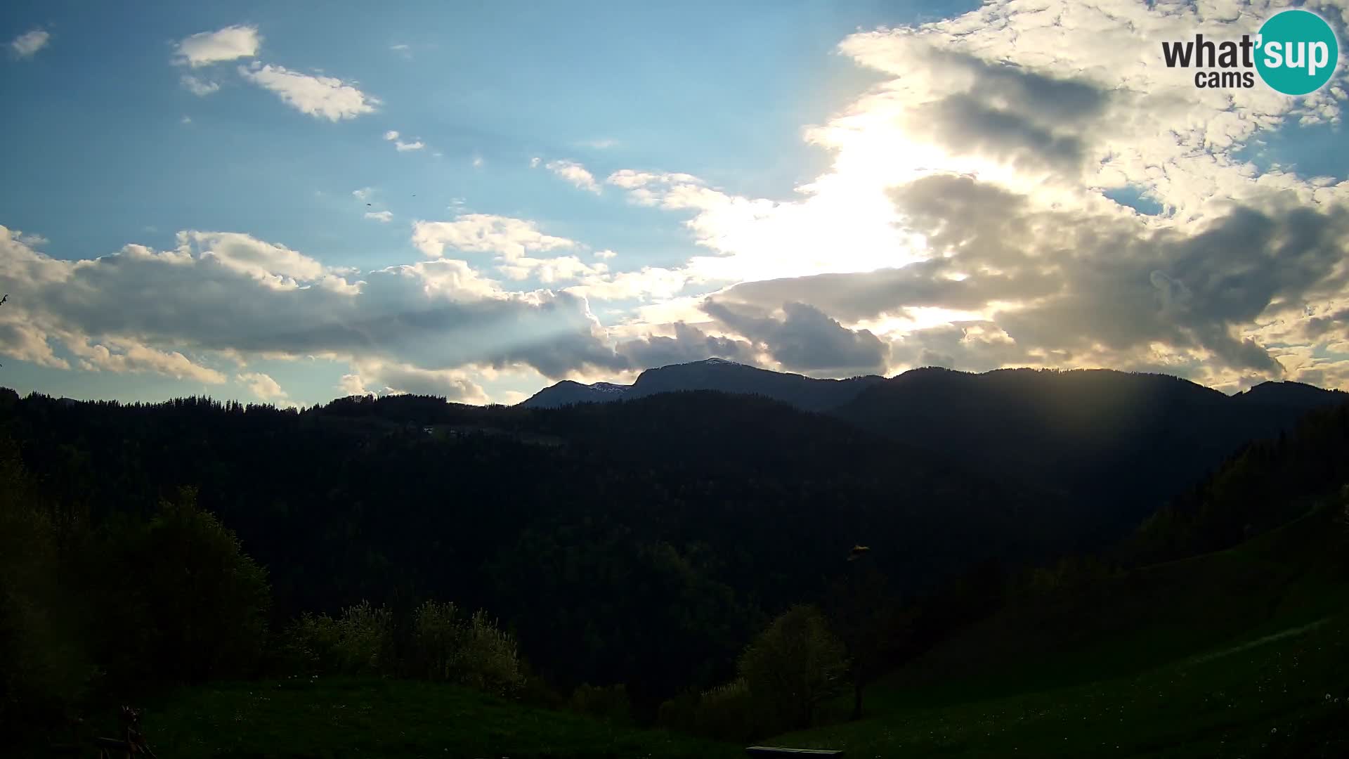 Webcam Brunarica Dražgoše – Vista live sul Ratitovec (1666 m)