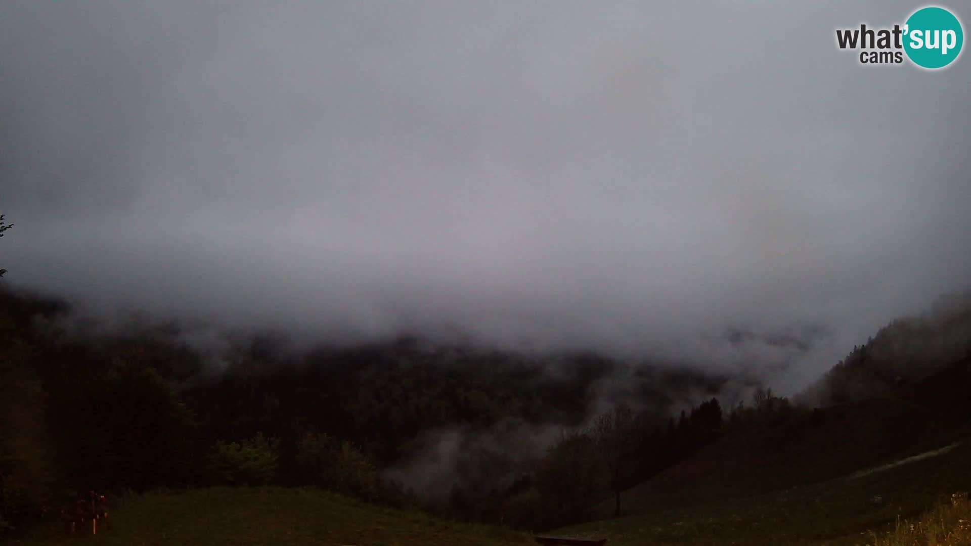 Webcam Brunarica Dražgoše – Liveblick auf Ratitovec (1666 m)