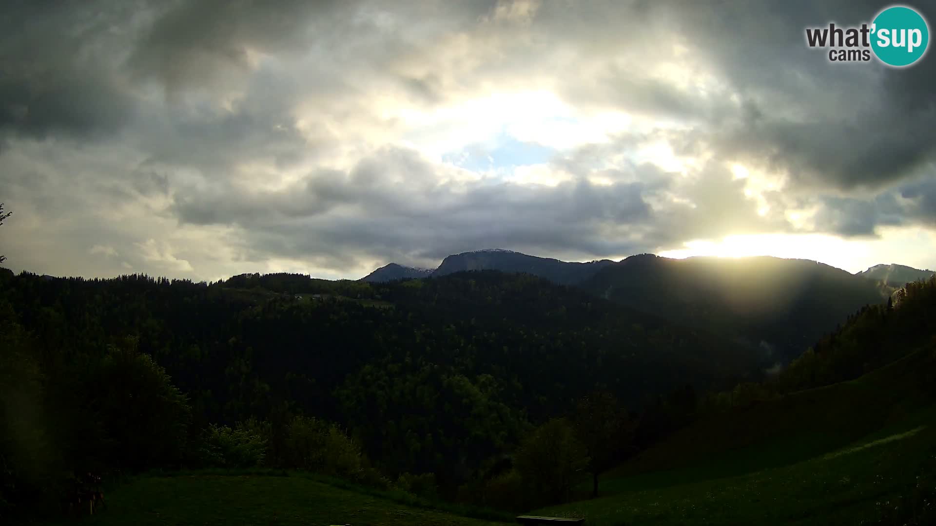 Webcam Brunarica Dražgoše – Liveblick auf Ratitovec (1666 m)