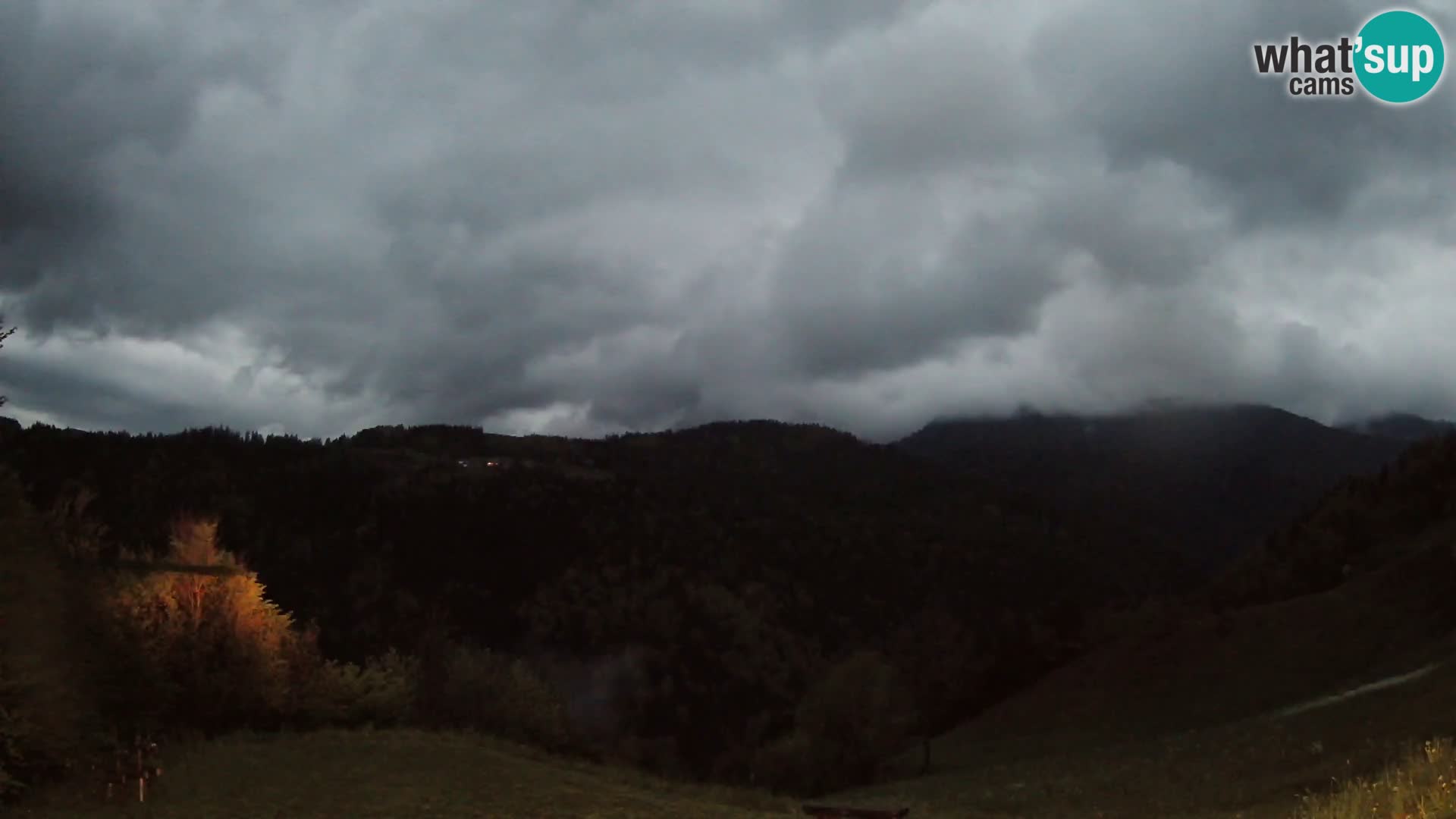 Webcam Brunarica Dražgoše – Vista live sul Ratitovec (1666 m)