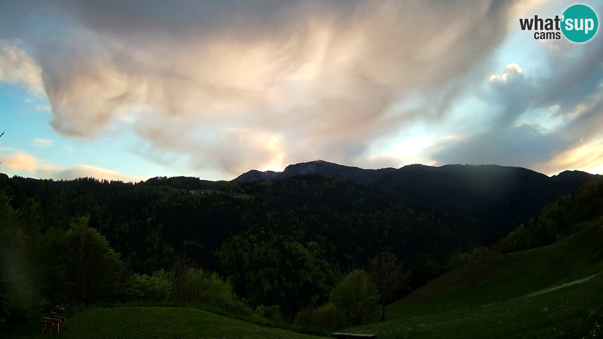 Webcam Brunarica Dražgoše – Liveblick auf Ratitovec (1666 m)