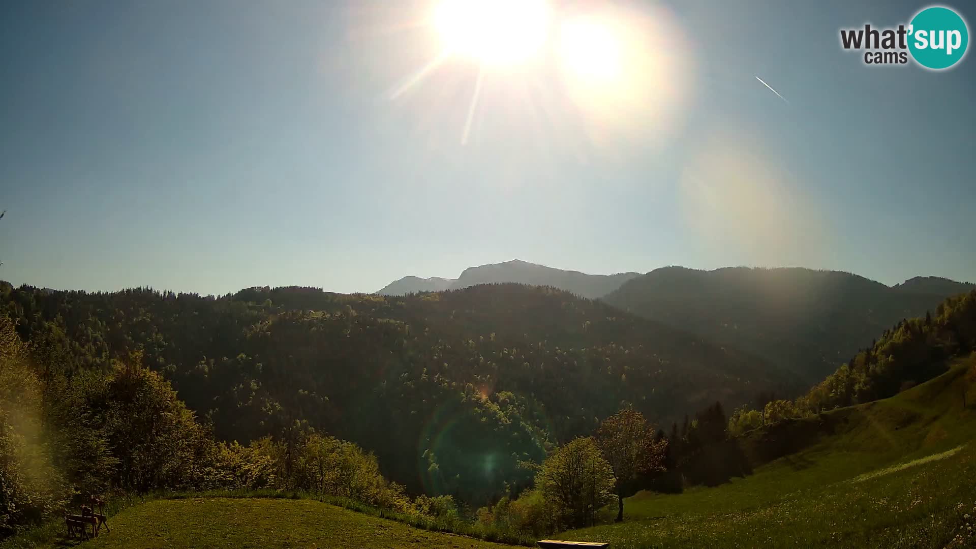 Webcam Brunarica Dražgoše – Live View of Ratitovec (1666 m)