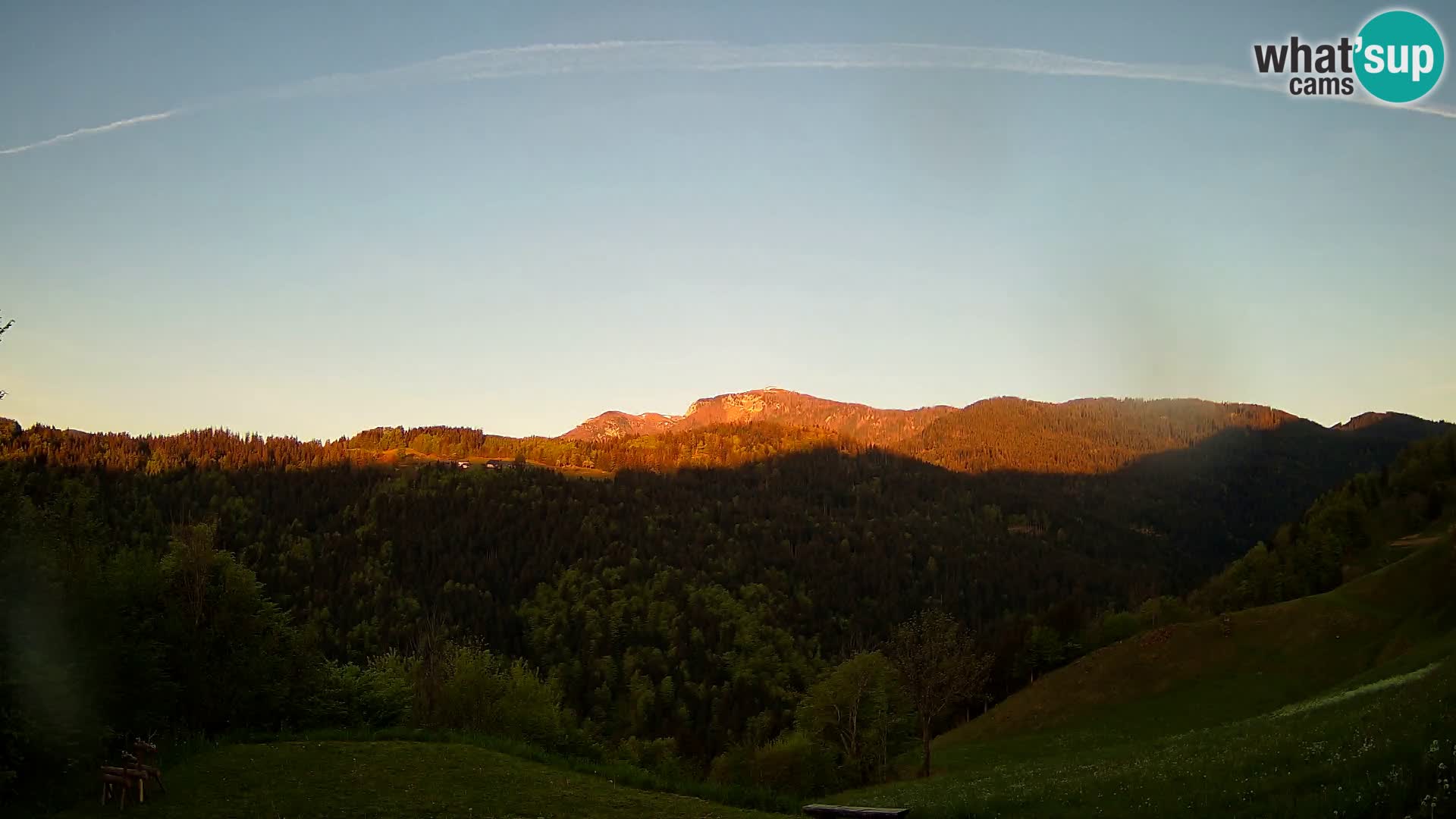 Webcam Brunarica Dražgoše – Live View of Ratitovec (1666 m)