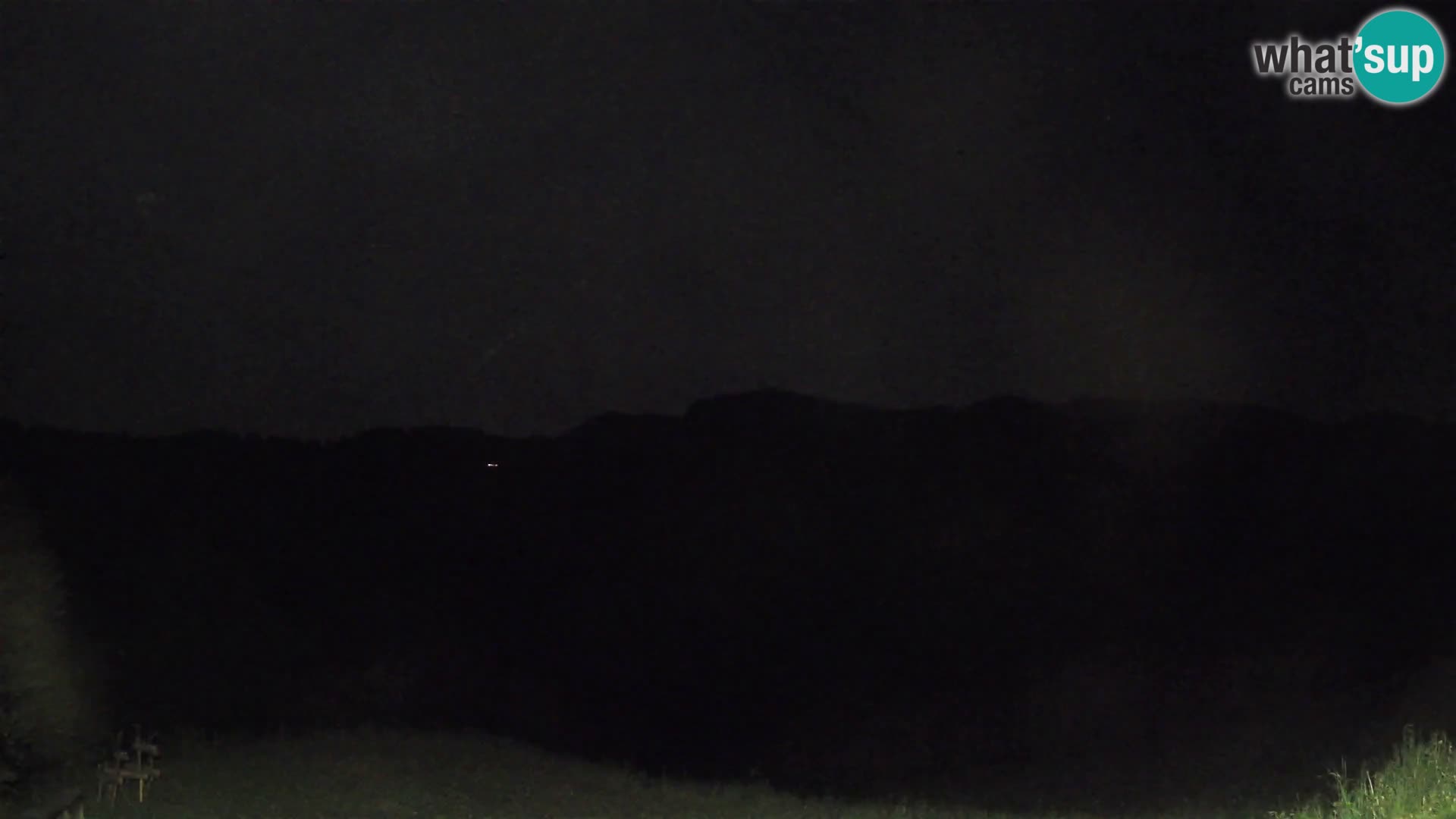 Webcam Brunarica Dražgoše – Live View of Ratitovec (1666 m)