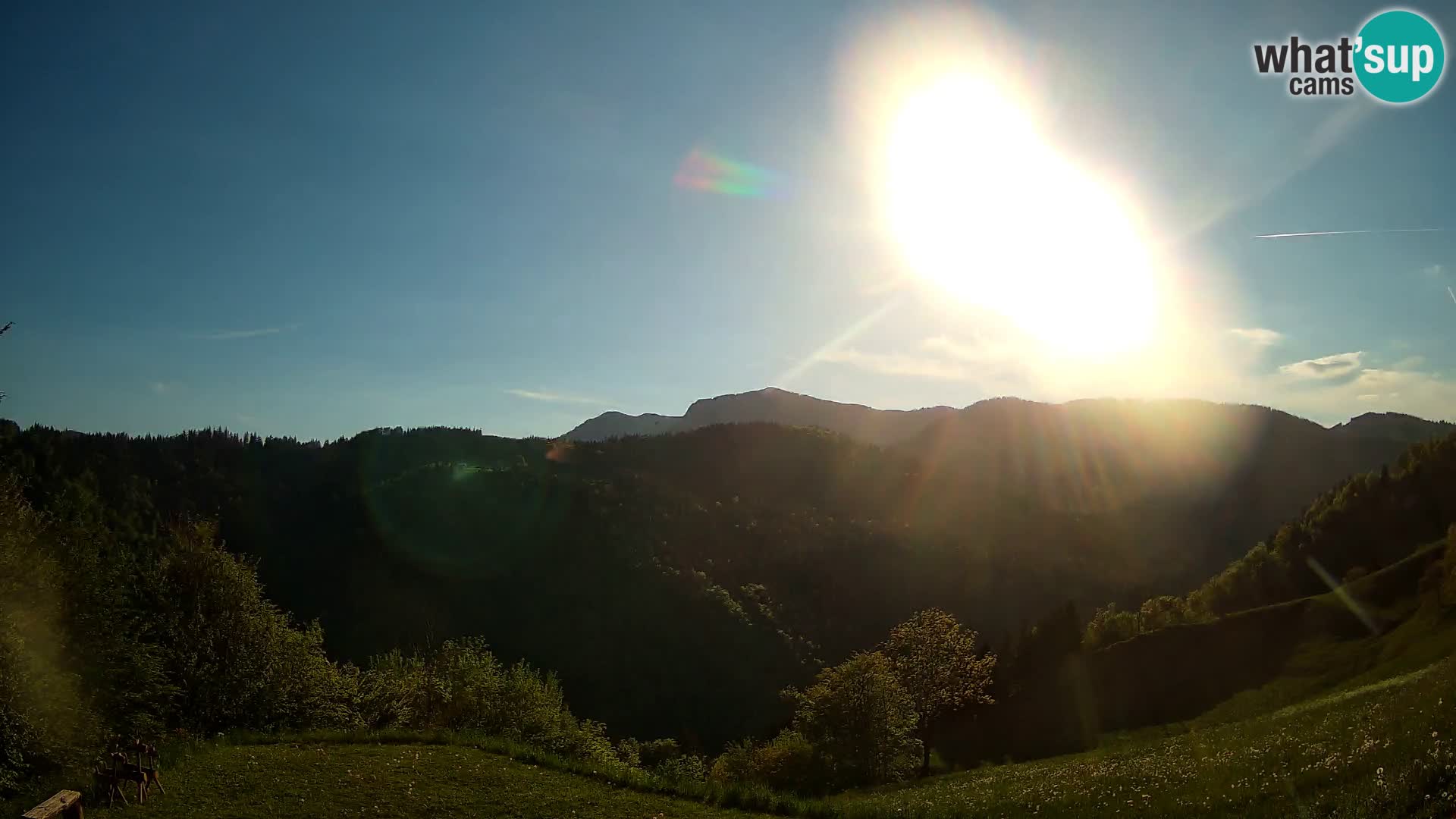 Webcam Brunarica Dražgoše – Live View of Ratitovec (1666 m)