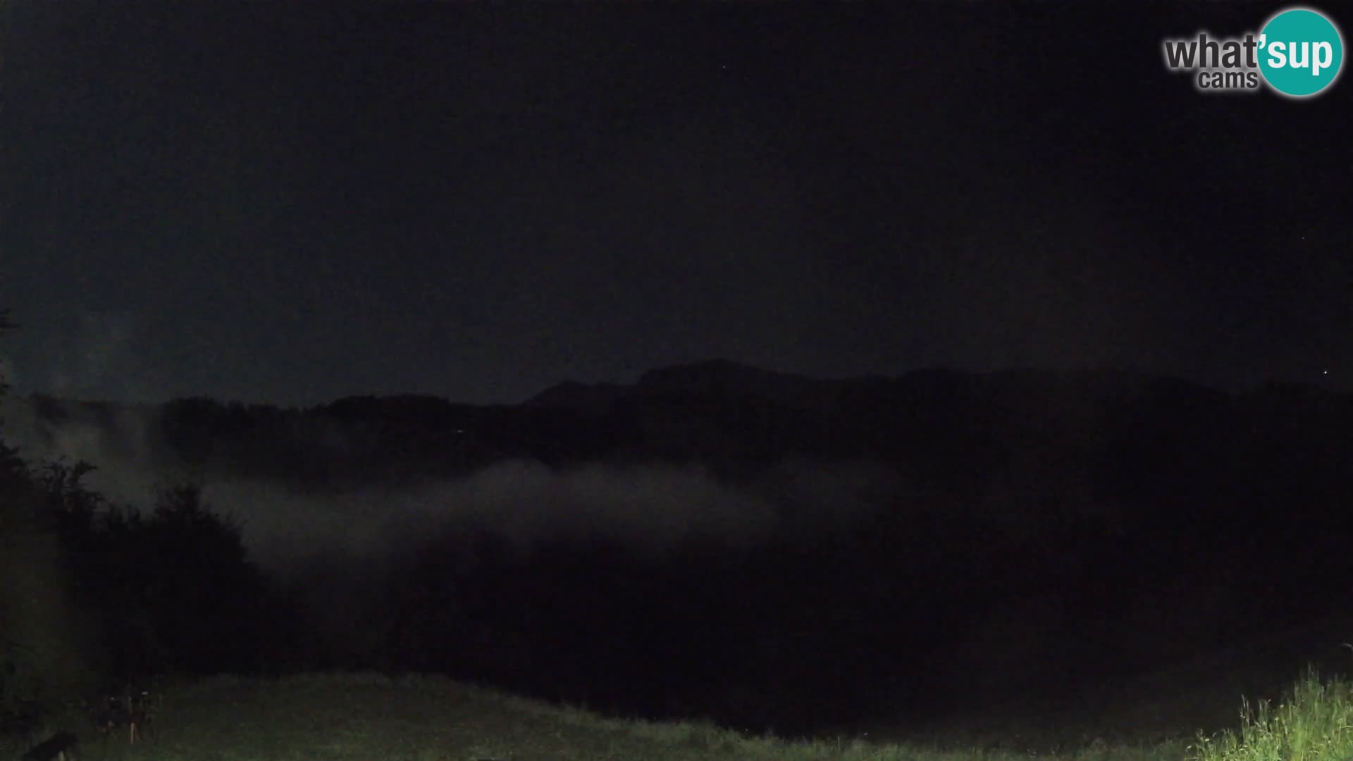 Webcam Brunarica Dražgoše – Live View of Ratitovec (1666 m)