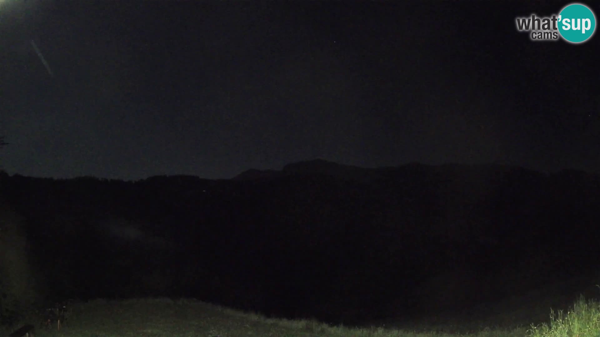 Webcam Brunarica Dražgoše – Live View of Ratitovec (1666 m)