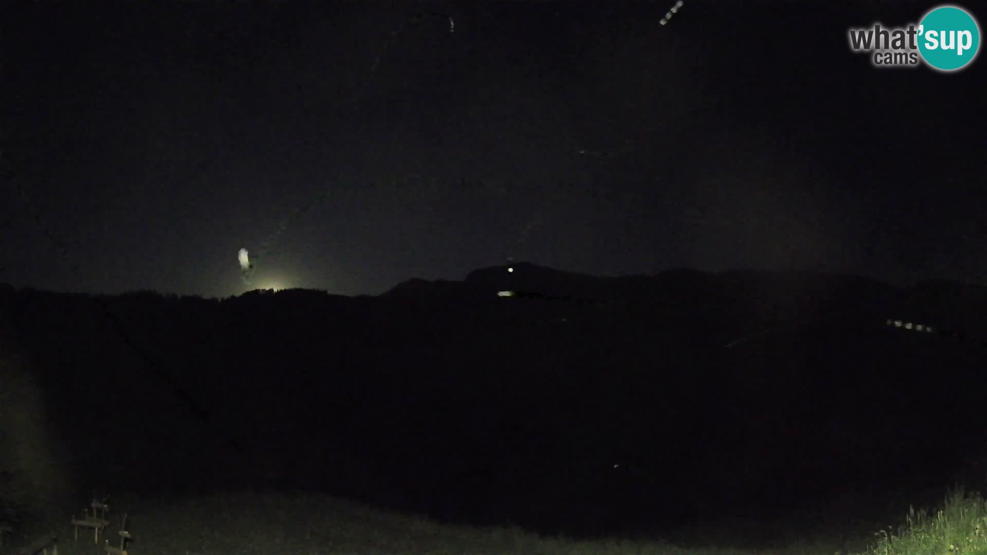 Webcam Brunarica Dražgoše – Live View of Ratitovec (1666 m)