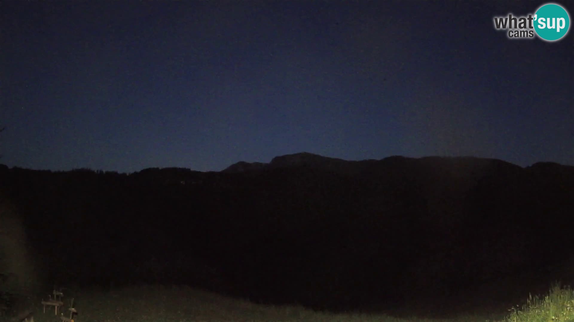 Webcam Brunarica Dražgoše – Vista live sul Ratitovec (1666 m)