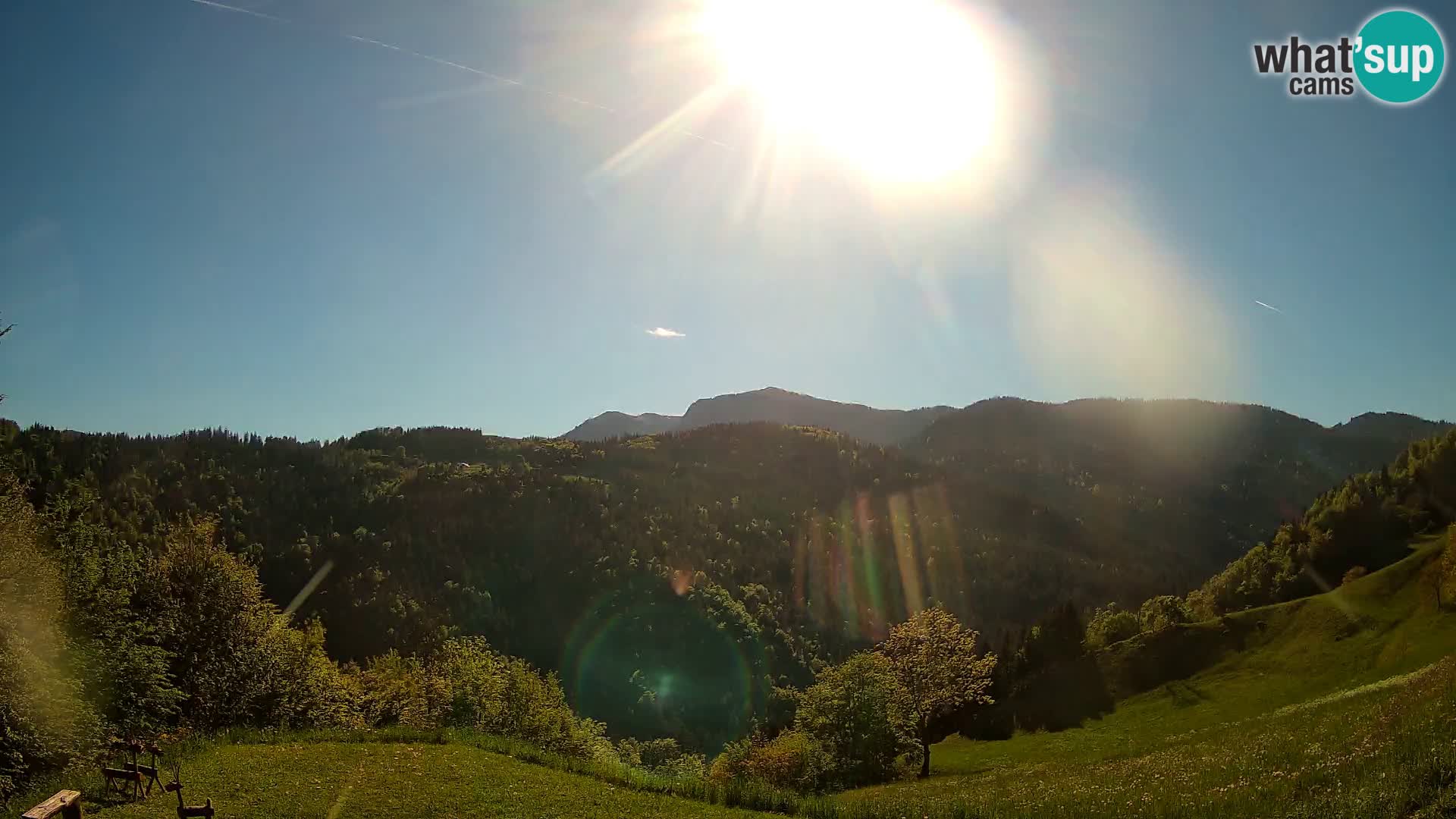Webcam Brunarica Dražgoše – Live View of Ratitovec (1666 m)