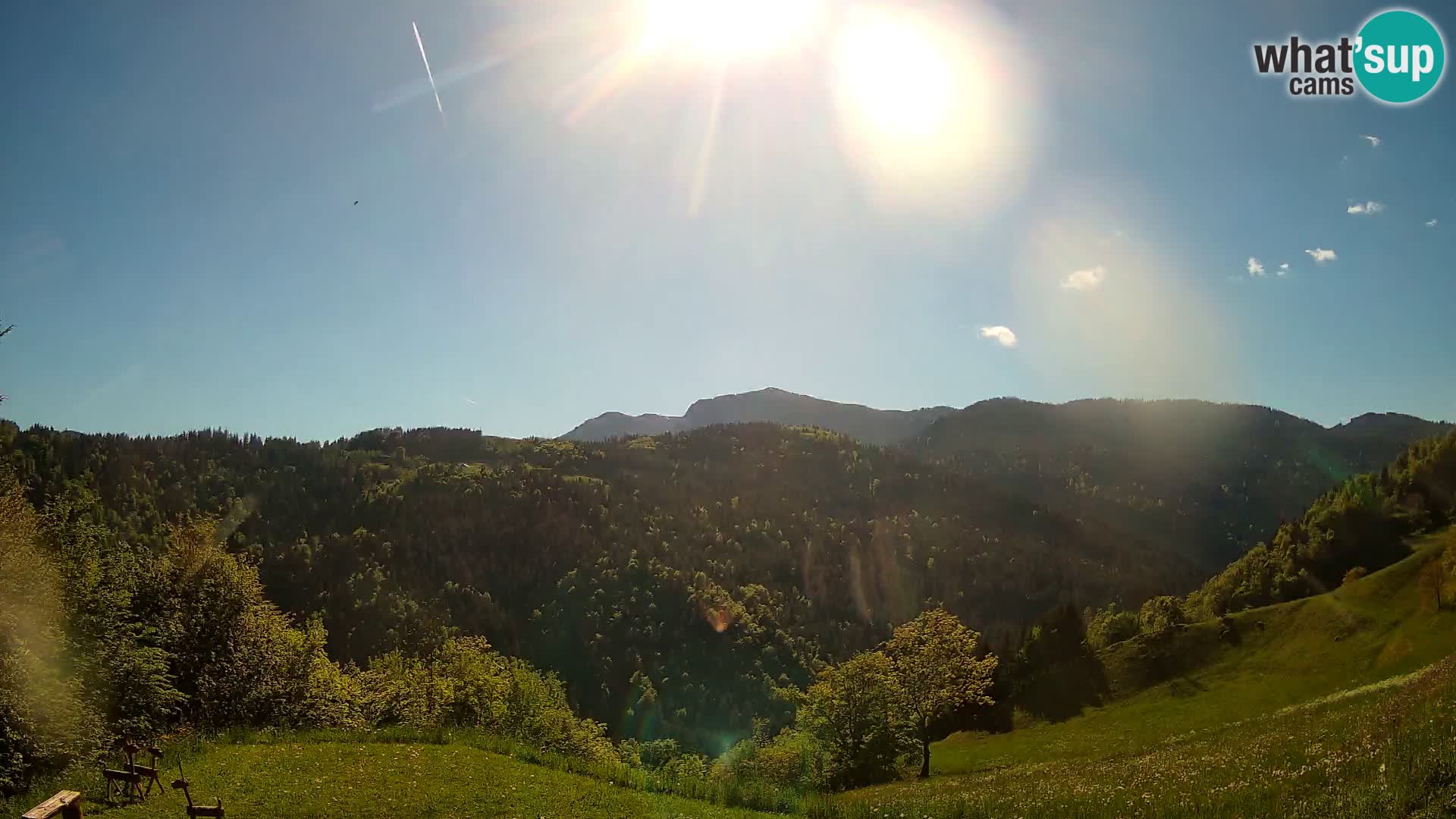 Webcam Brunarica Dražgoše – Live View of Ratitovec (1666 m)