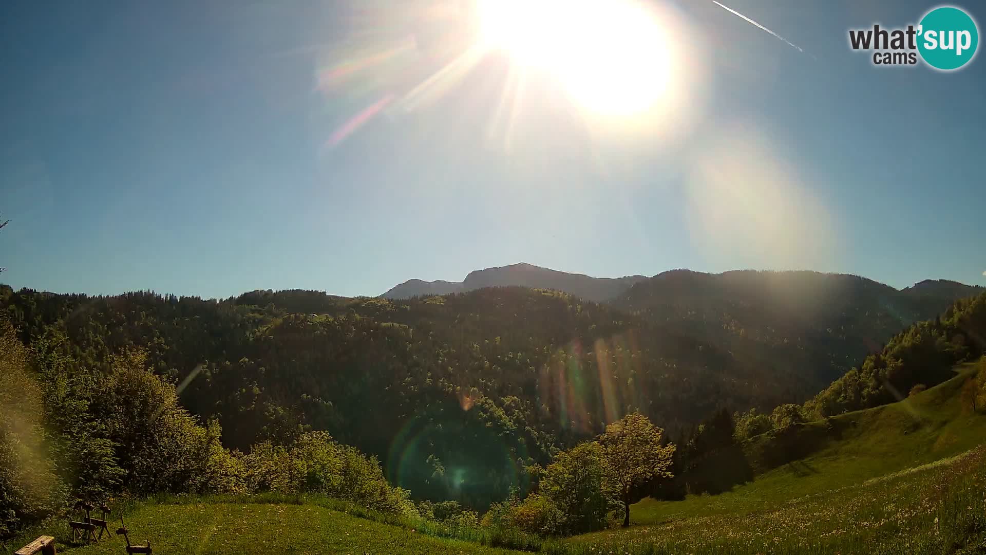 Webcam Brunarica Dražgoše – Live View of Ratitovec (1666 m)