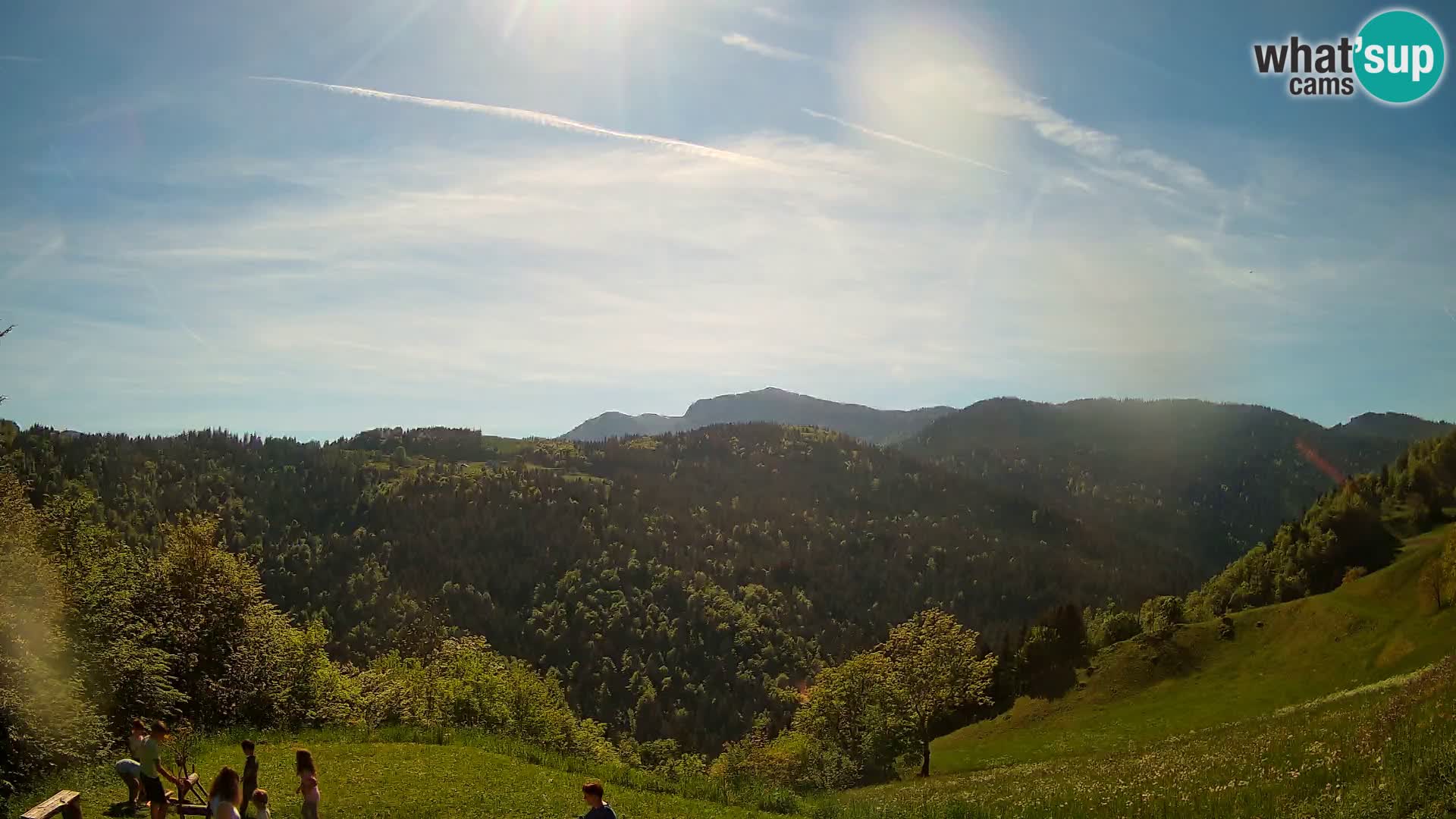 Webcam Brunarica Dražgoše – Live View of Ratitovec (1666 m)