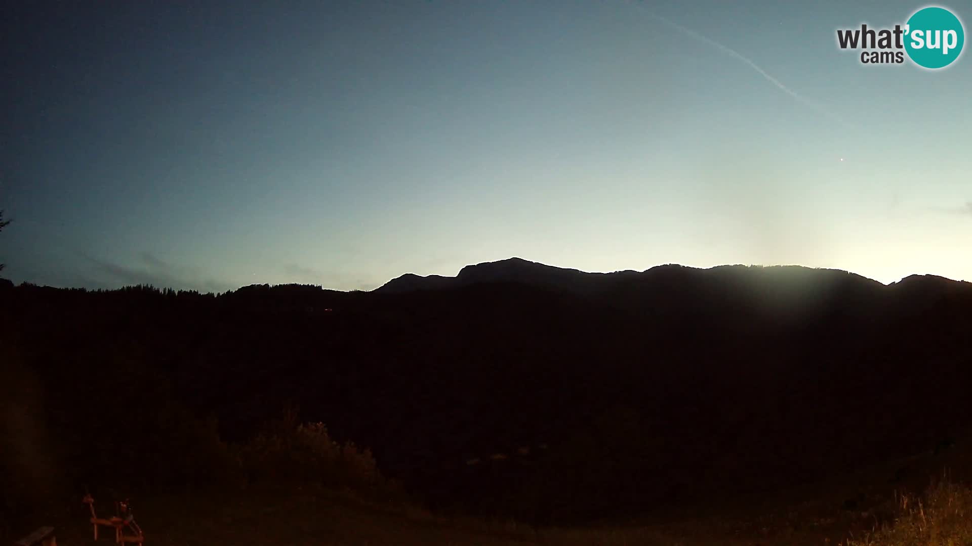 Webcam Brunarica Dražgoše – Live View of Ratitovec (1666 m)