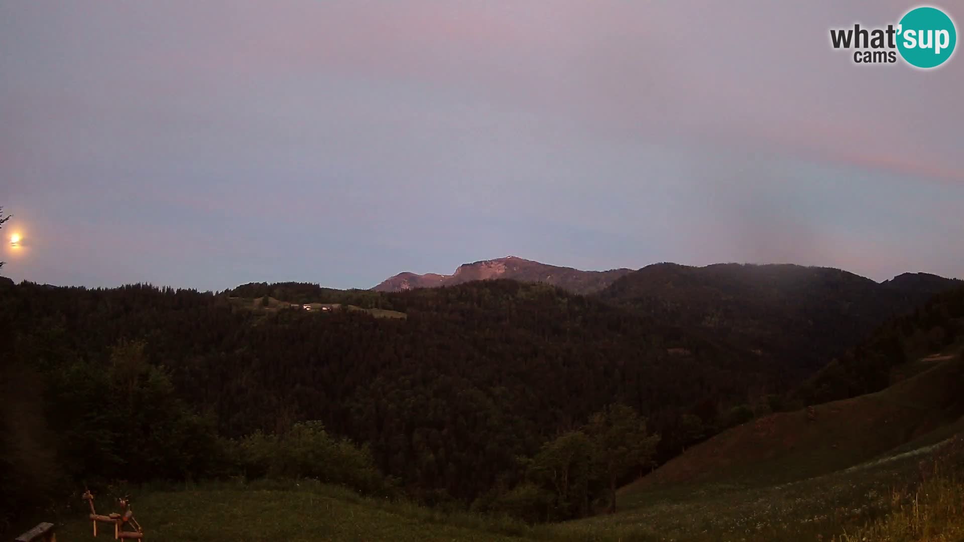 Webcam Brunarica Dražgoše – Liveblick auf Ratitovec (1666 m)