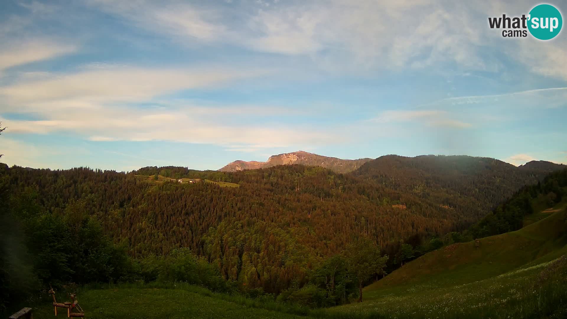 Webcam Brunarica Dražgoše – Liveblick auf Ratitovec (1666 m)
