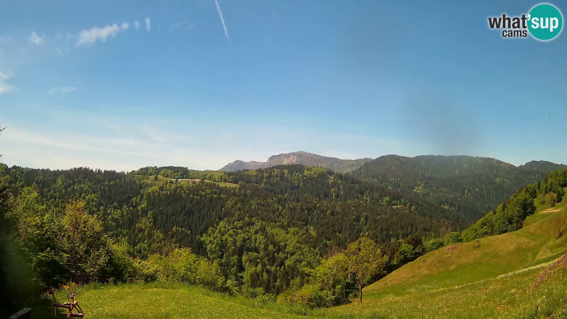 Webcam Brunarica Dražgoše – Vista live sul Ratitovec (1666 m)