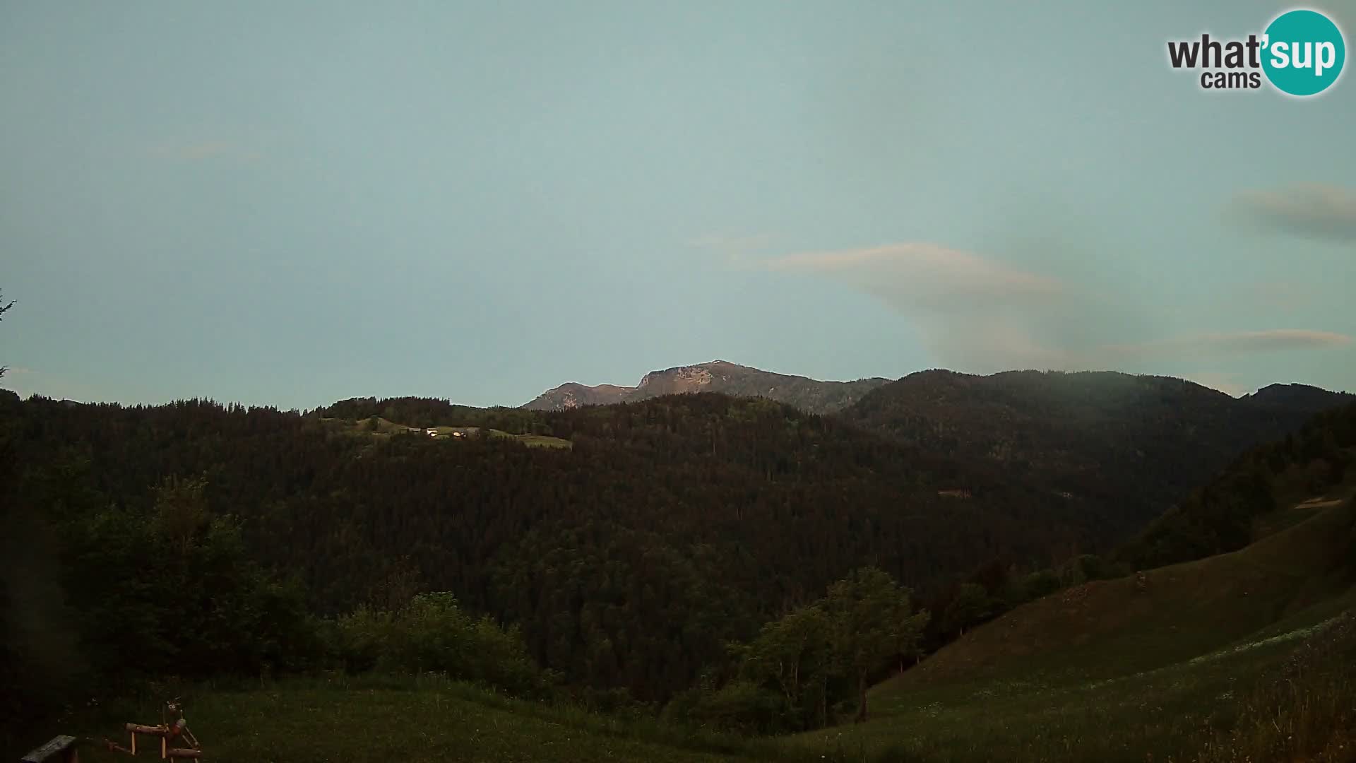 Webcam Brunarica Dražgoše – Live View of Ratitovec (1666 m)