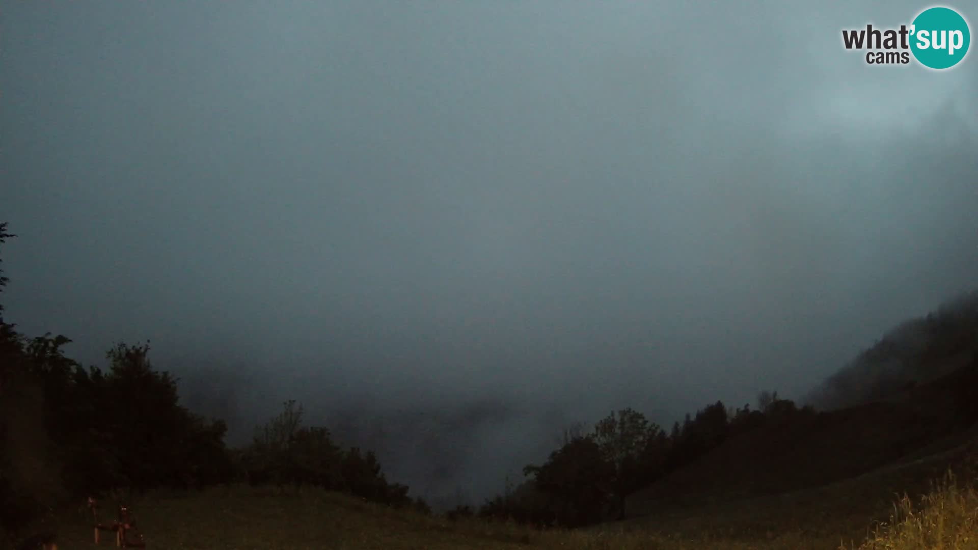 Webcam Brunarica Dražgoše – Liveblick auf Ratitovec (1666 m)