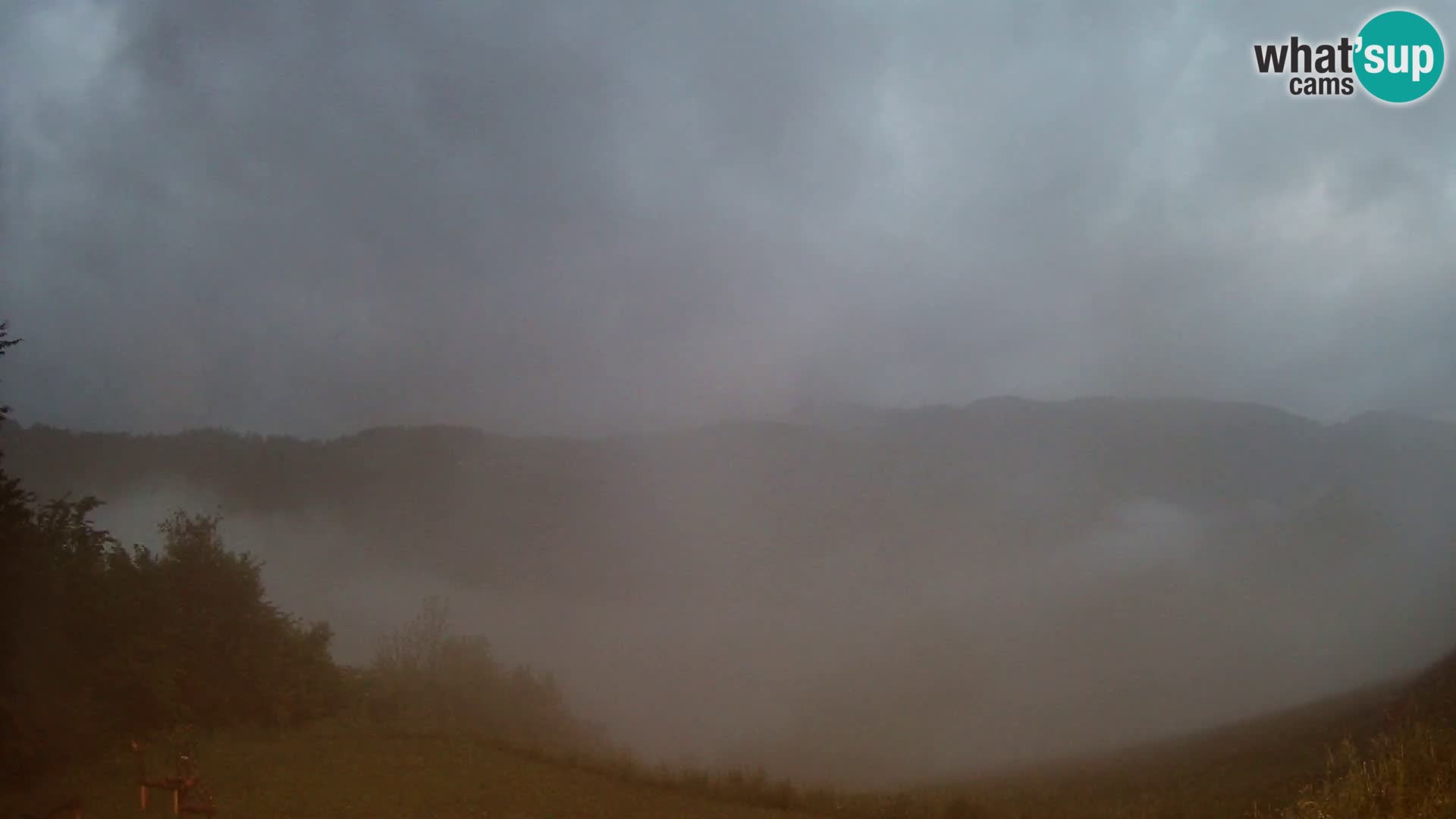 Webcam Brunarica Dražgoše – Live View of Ratitovec (1666 m)