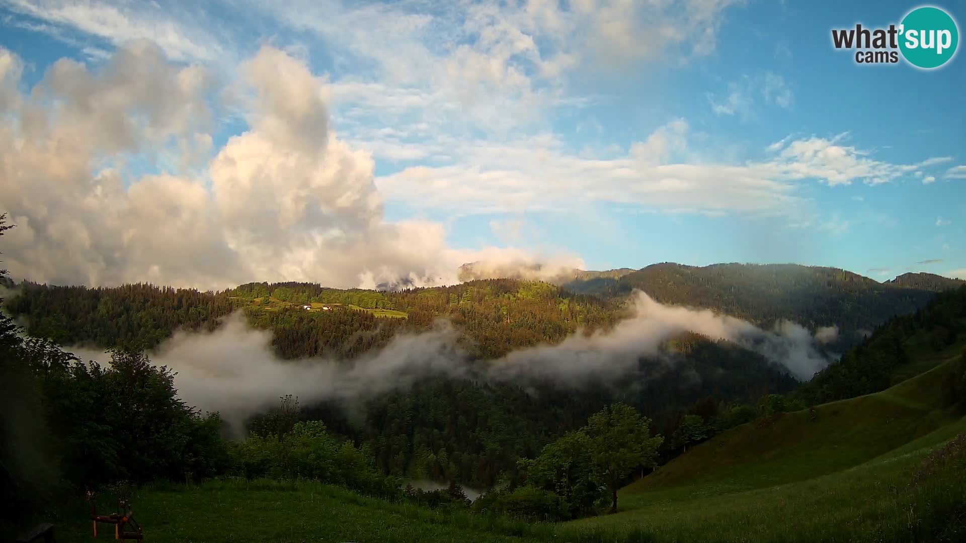 Webcam Brunarica Dražgoše – Liveblick auf Ratitovec (1666 m)