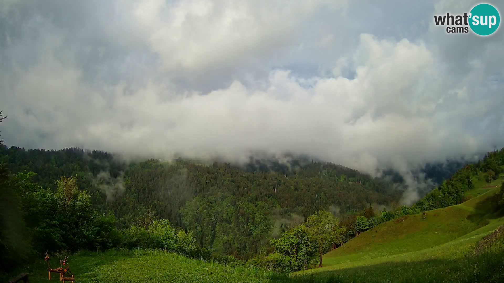 Webcam Brunarica Dražgoše – Liveblick auf Ratitovec (1666 m)