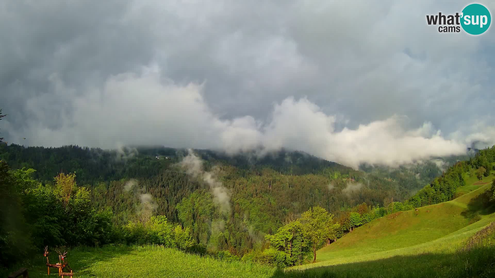 Webcam Brunarica Dražgoše – Vista live sul Ratitovec (1666 m)