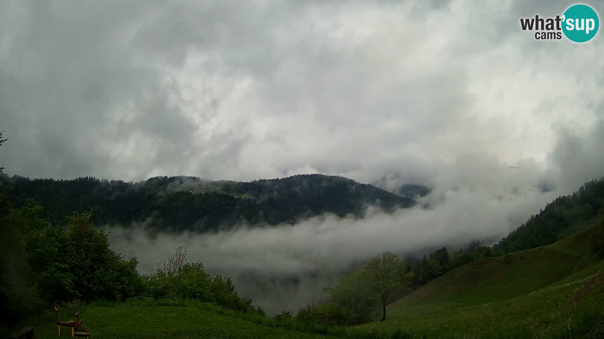Webcam Brunarica Dražgoše – Vista live sul Ratitovec (1666 m)