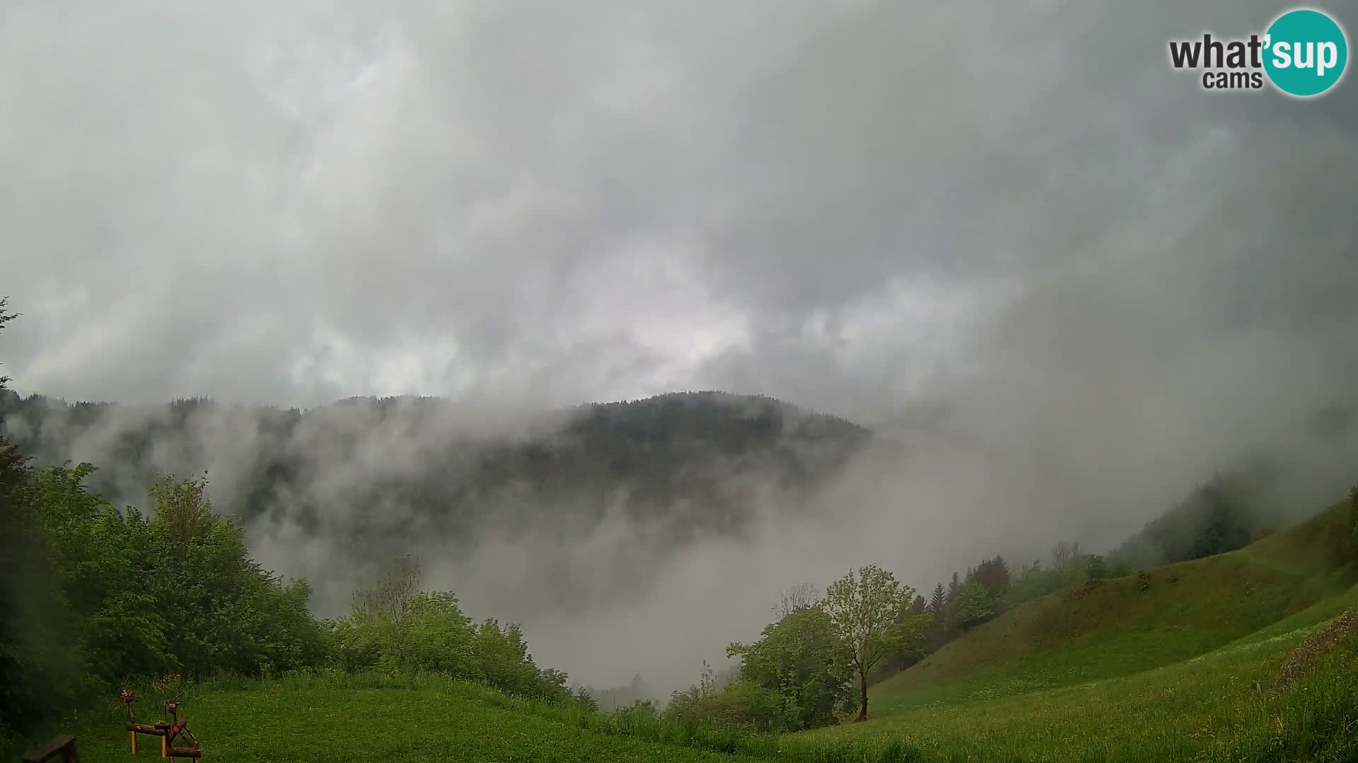 Webcam Brunarica Dražgoše – Liveblick auf Ratitovec (1666 m)