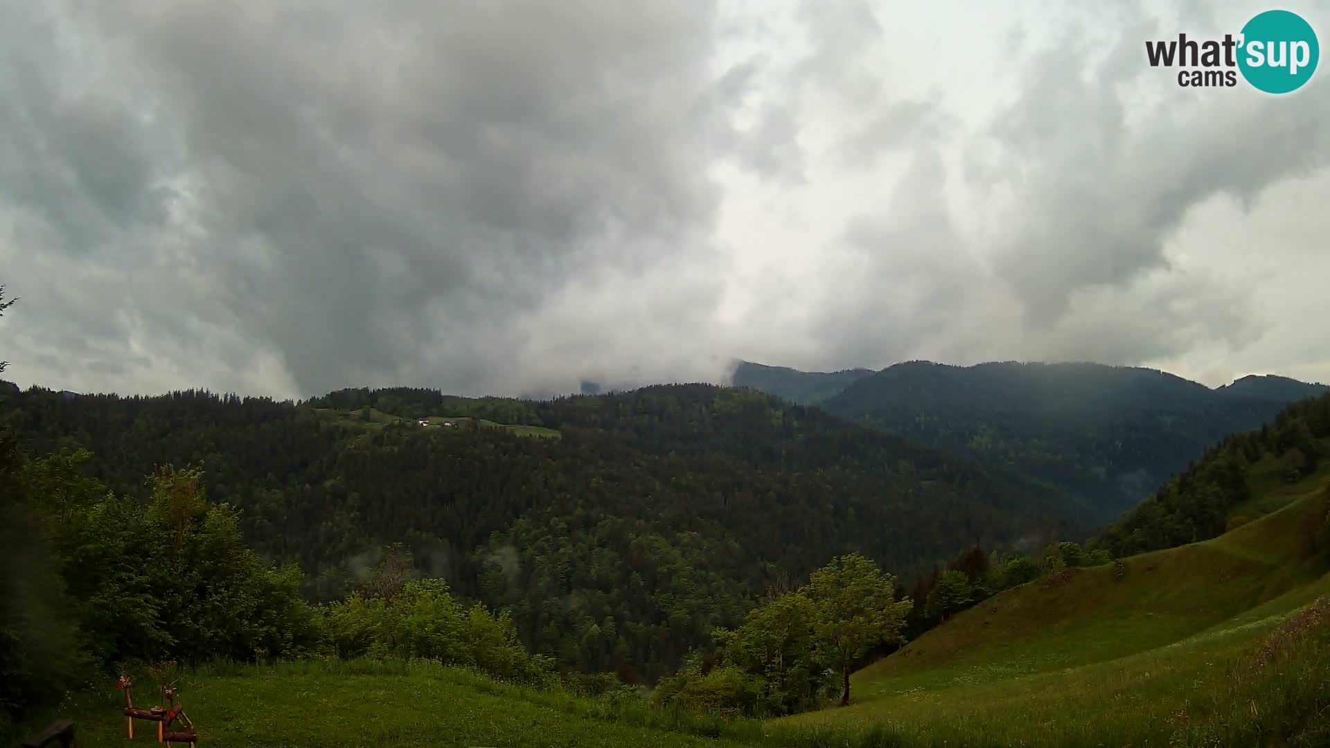 Webcam Brunarica Dražgoše – Liveblick auf Ratitovec (1666 m)