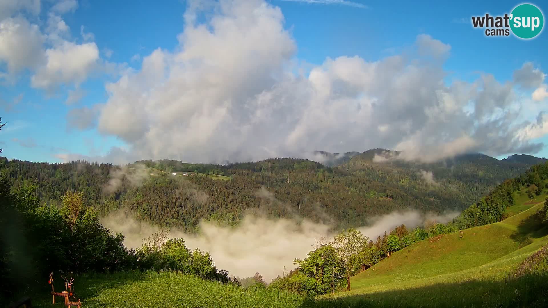 Webcam Brunarica Dražgoše – Liveblick auf Ratitovec (1666 m)