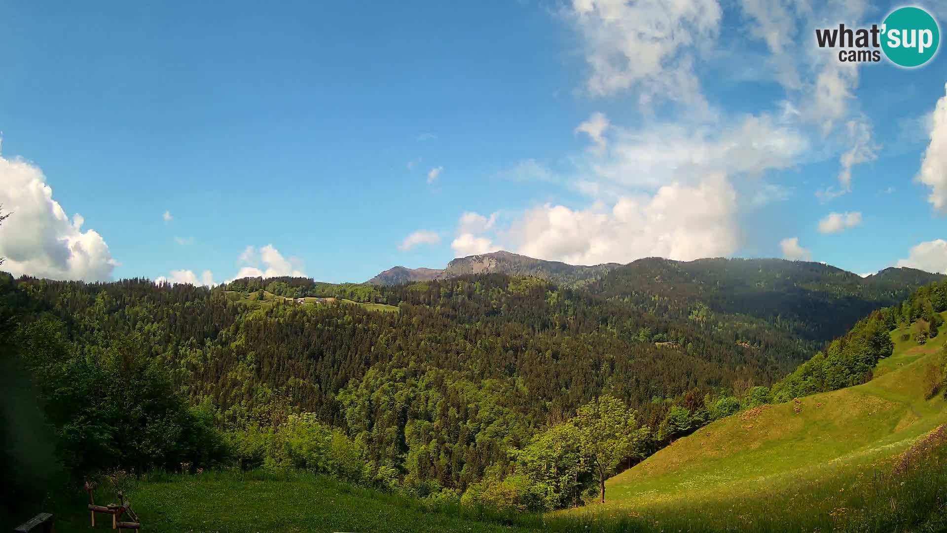 Webcam Brunarica Dražgoše – Liveblick auf Ratitovec (1666 m)