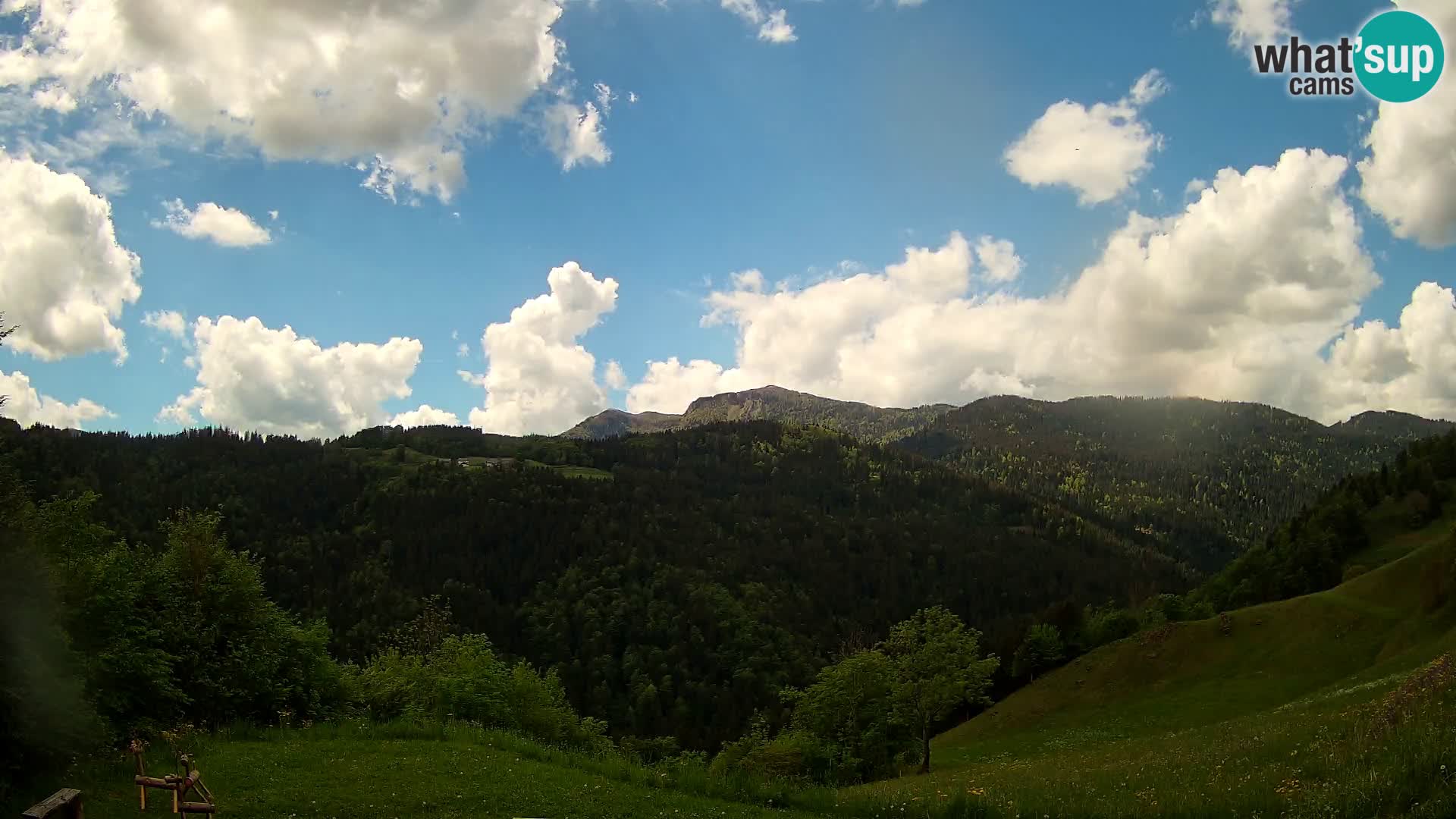 Webcam Brunarica Dražgoše – Liveblick auf Ratitovec (1666 m)