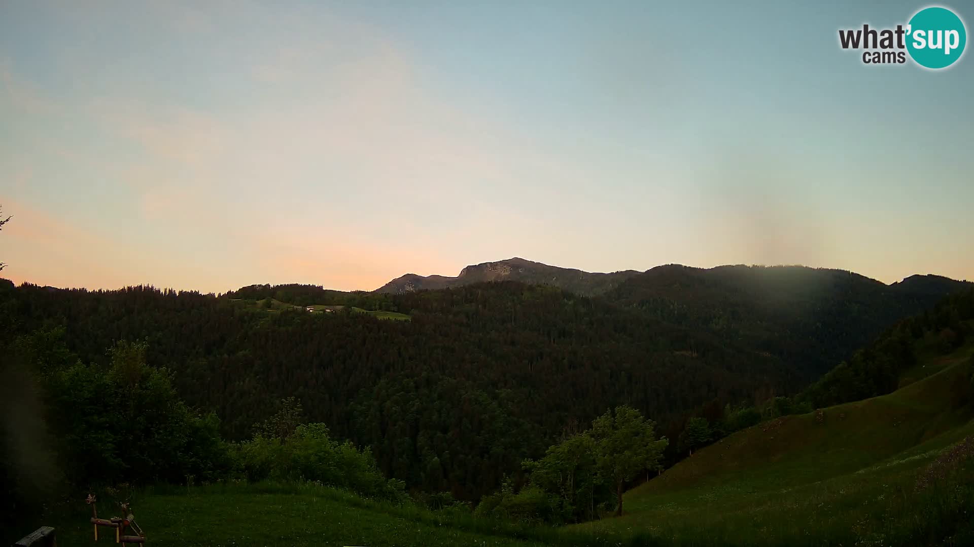 Webcam Brunarica Dražgoše – Vista live sul Ratitovec (1666 m)