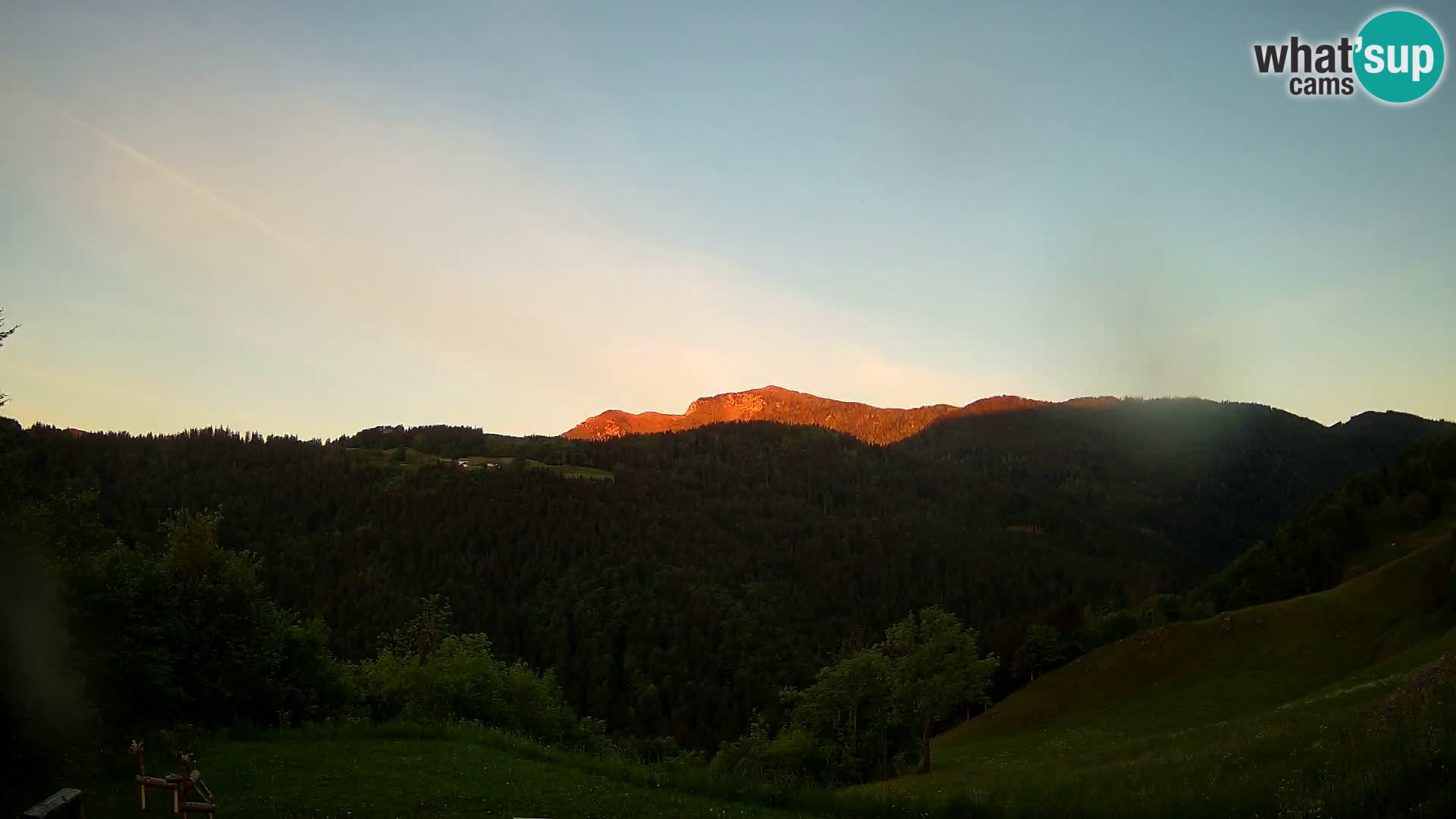 Webcam Brunarica Dražgoše – Live View of Ratitovec (1666 m)