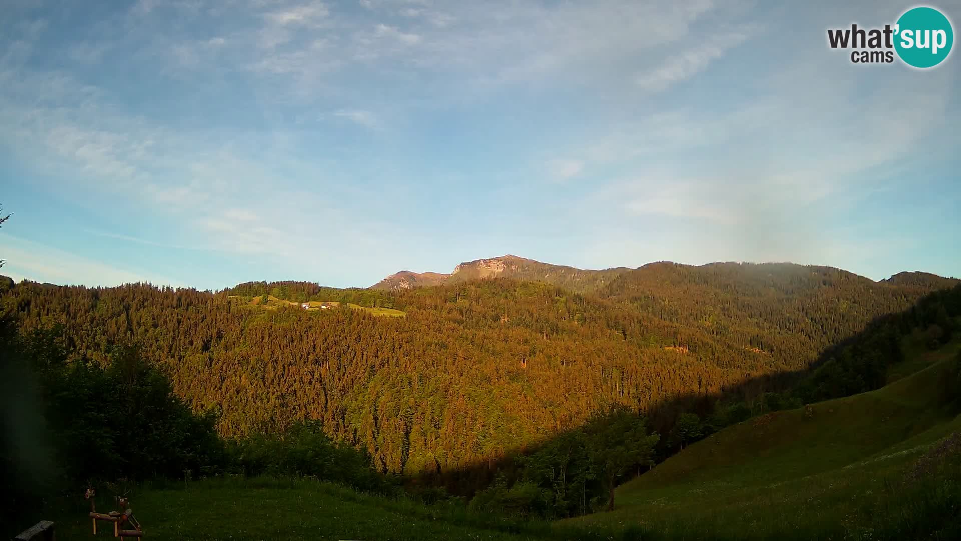 Webcam Brunarica Dražgoše – Vista live sul Ratitovec (1666 m)