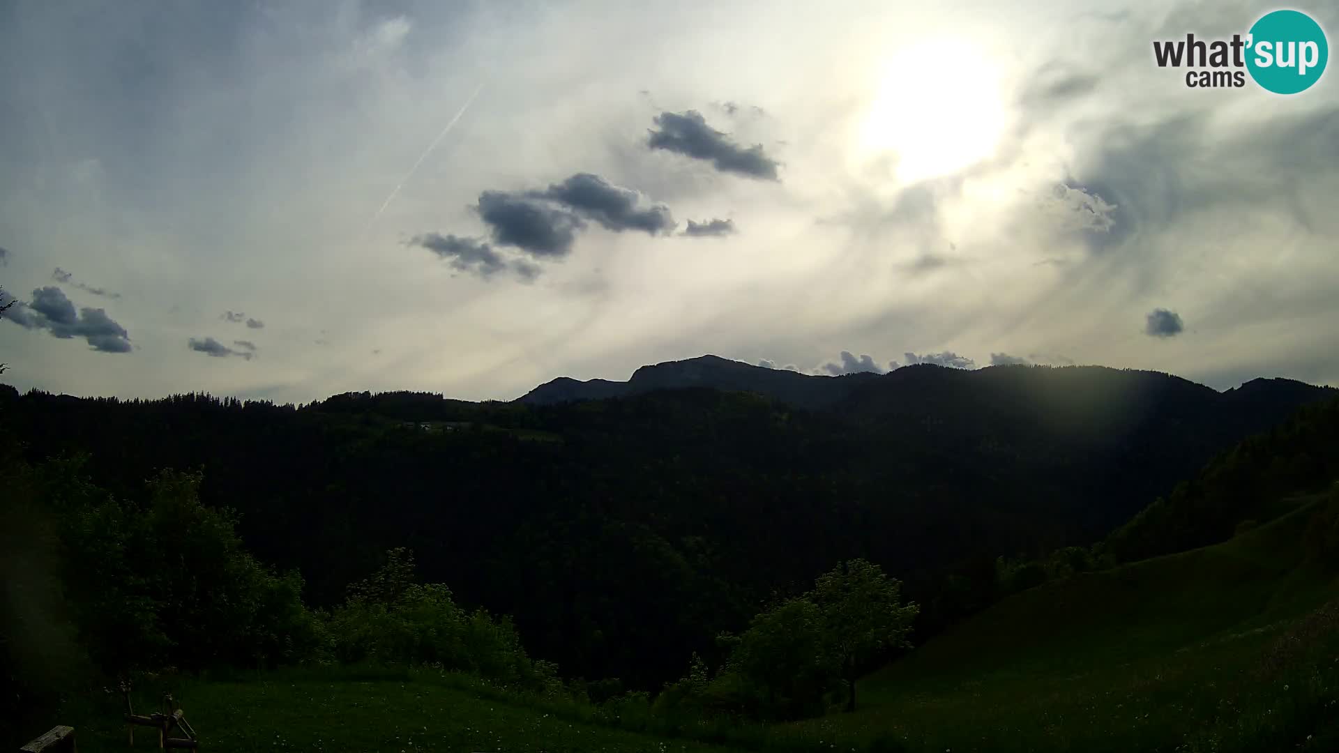 Webcam Brunarica Dražgoše – Live View of Ratitovec (1666 m)