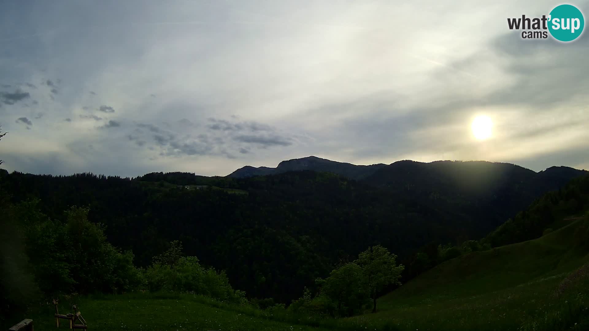 Webcam Brunarica Dražgoše – Liveblick auf Ratitovec (1666 m)